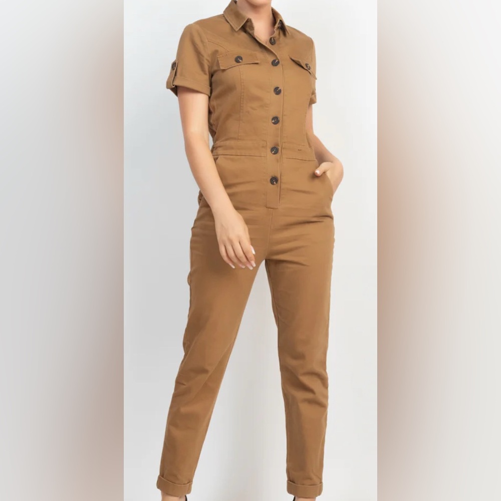 Haute Monde Women’s Jumpsuit in a Stylish Tan Size M